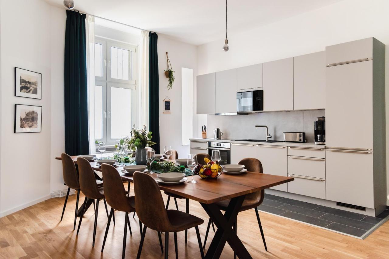 165m2 Downtown Family 5br, 3bath, Kids Room, 11min Alexanderplatz * Berlijn