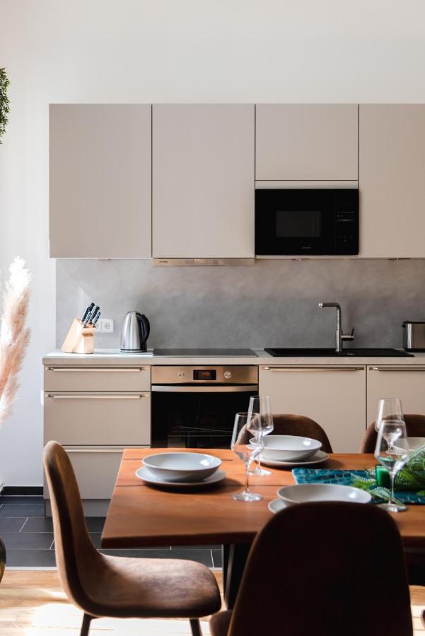 165m2 Downtown Family 5br, 3bath, Kids Room, 11min Alexanderplatz * Berlijn