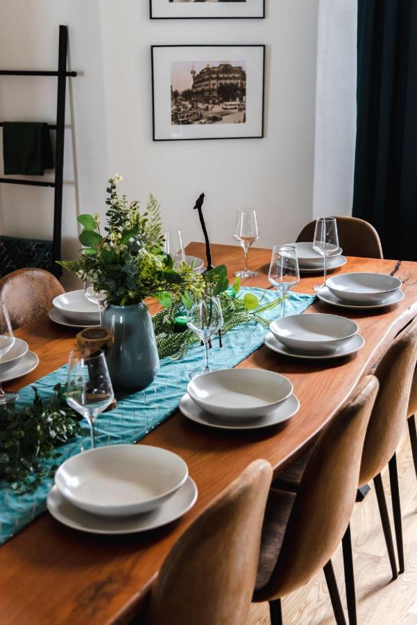 165m2 Downtown Family 5br, 3bath, Kids Room, 11min Alexanderplatz Appartement Berlijn