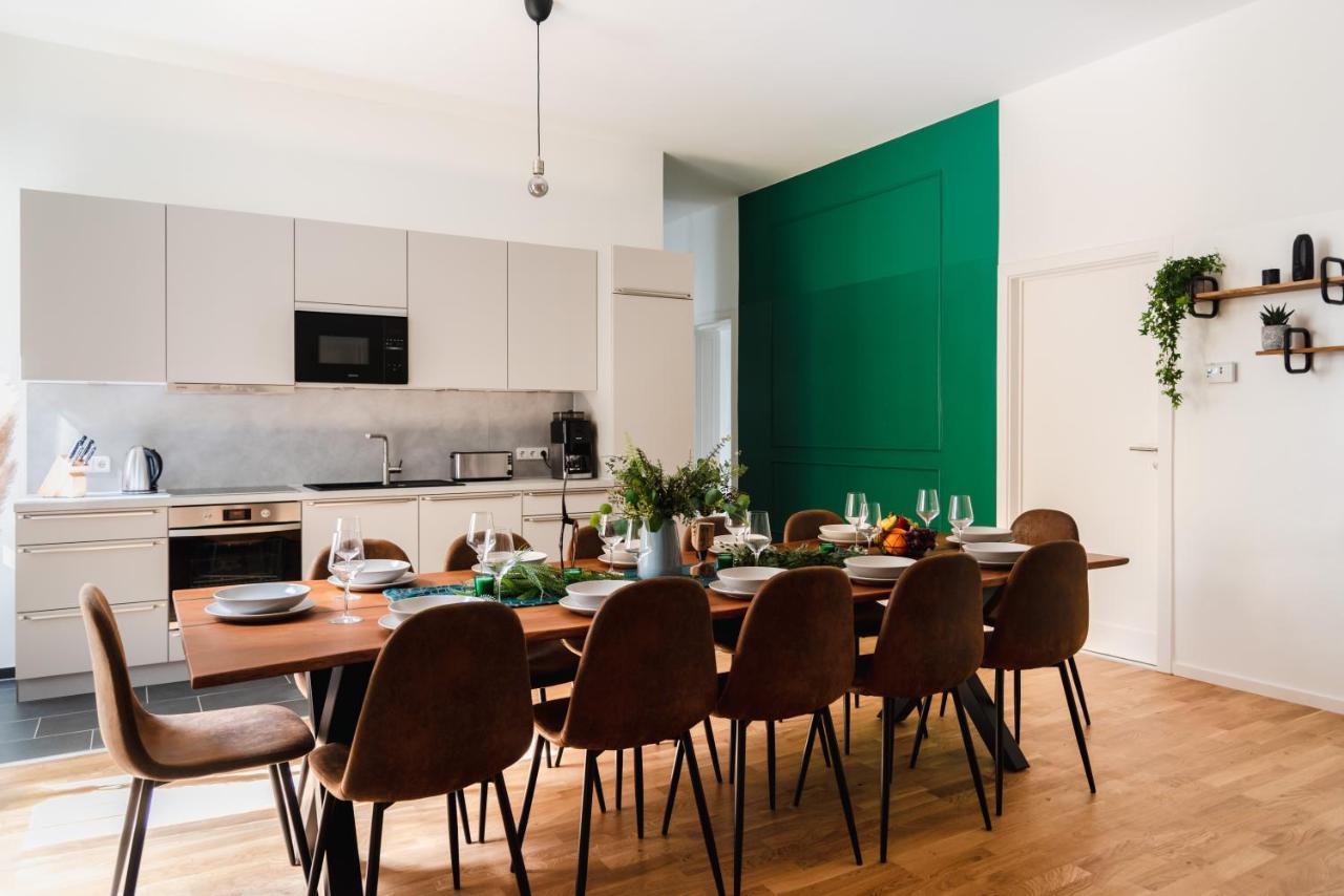 165m2 Downtown Family 5br, 3bath, Kids Room, 11min Alexanderplatz Appartement