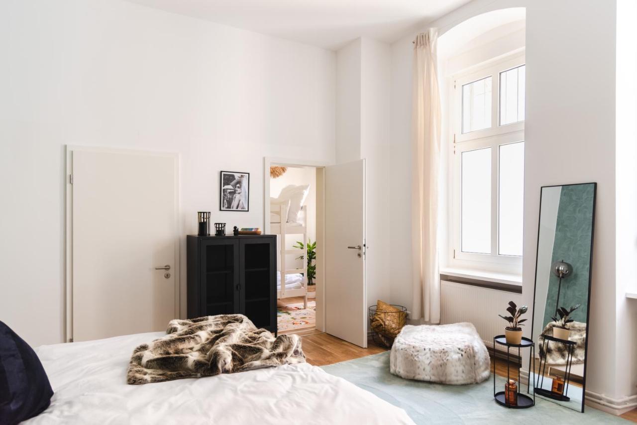 165m2 Downtown Family 5br, 3bath, Kids Room, 11min Alexanderplatz * Berlijn
