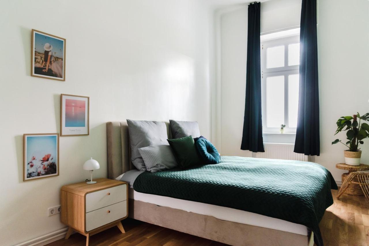 165m2 Downtown Family 5br, 3bath, Kids Room, 11min Alexanderplatz Appartement Berlijn