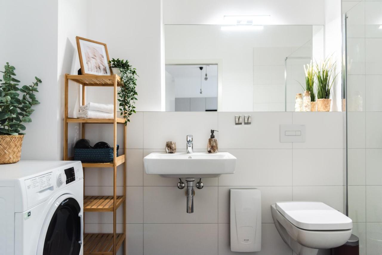 165m2 Downtown Family 5br, 3bath, Kids Room, 11min Alexanderplatz * Berlijn